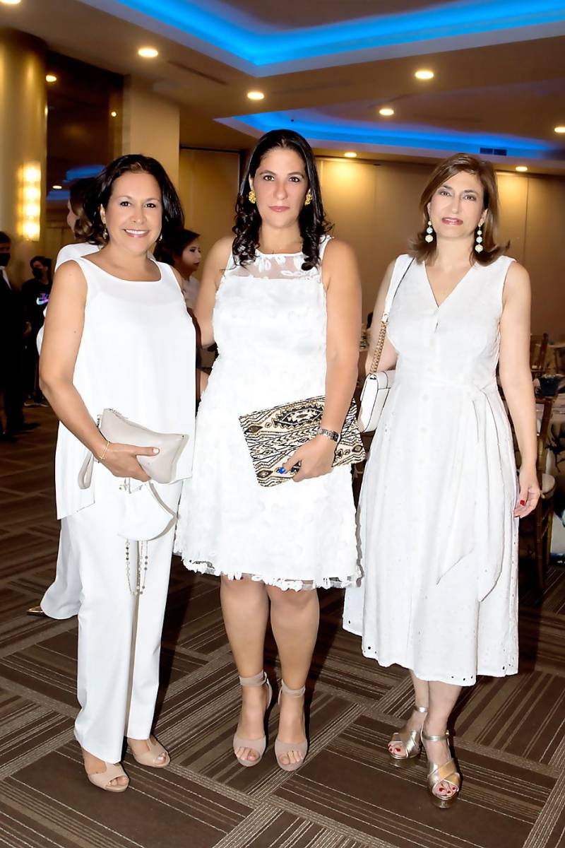 Jackie Muñoz, Karen Palma y Yadira Andonie.