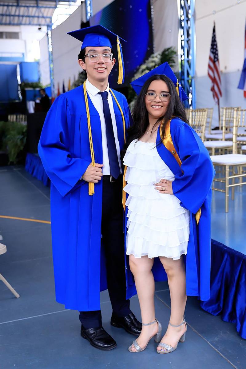 Graduación de la clase 2025 de Macris School