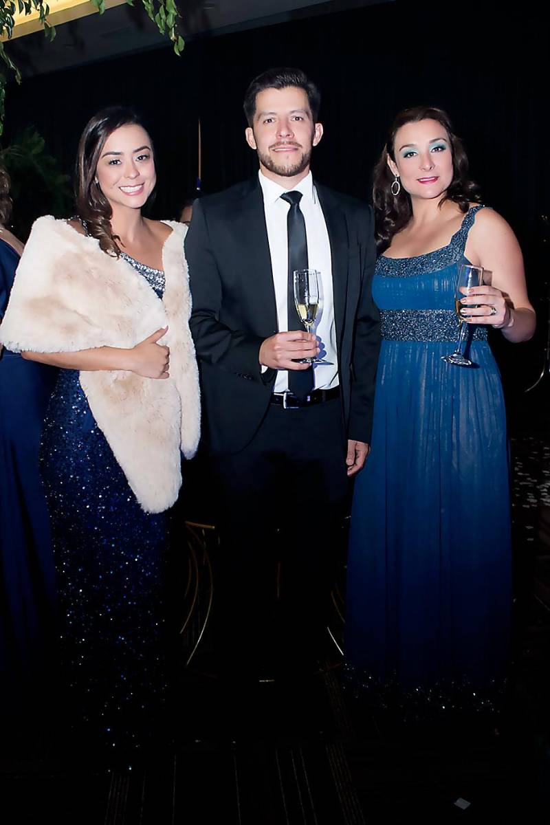 Katherine Cleaves, Ricardo Morales y Pamela Cleaves