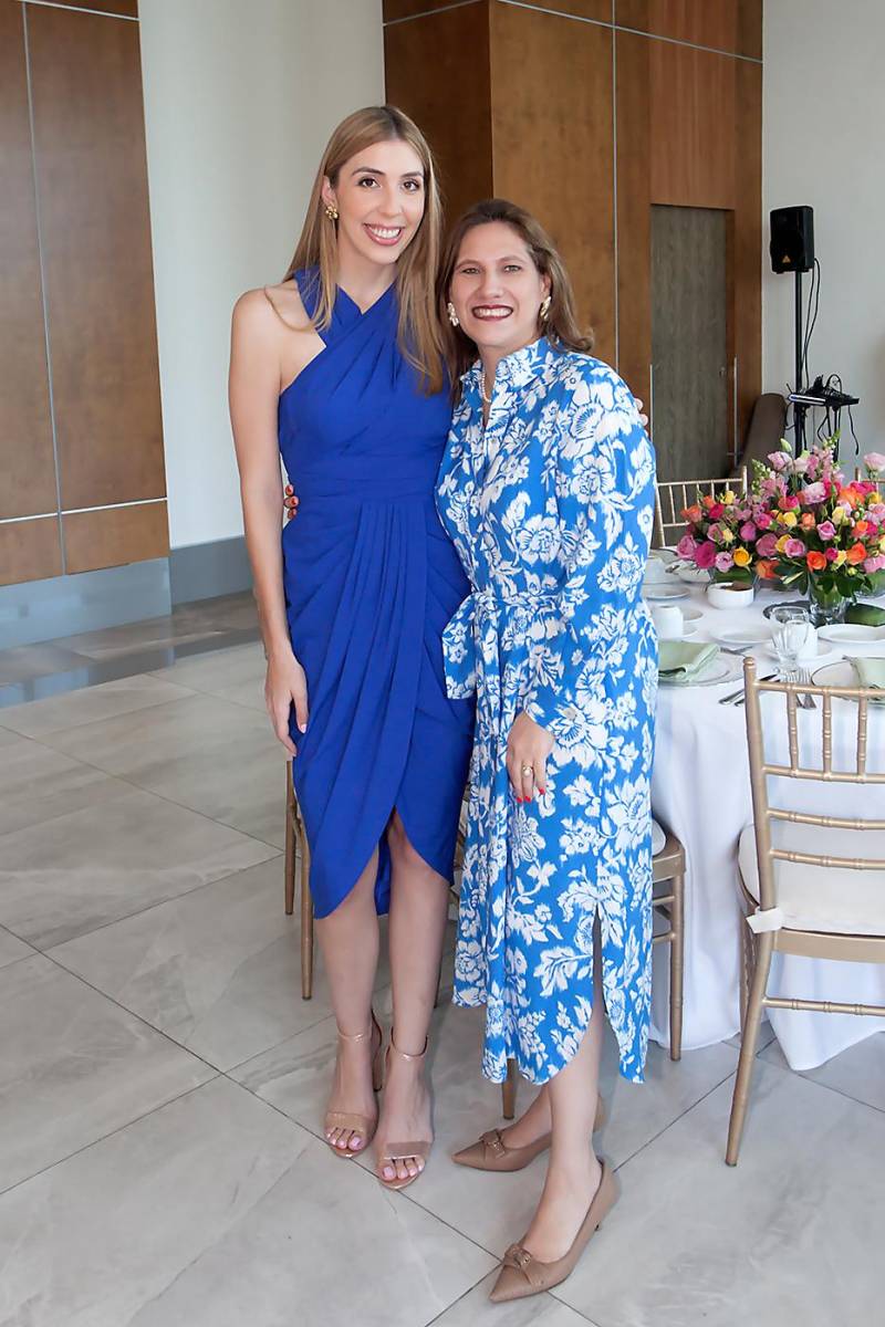 Sheila Saybe y Elena Handal.
