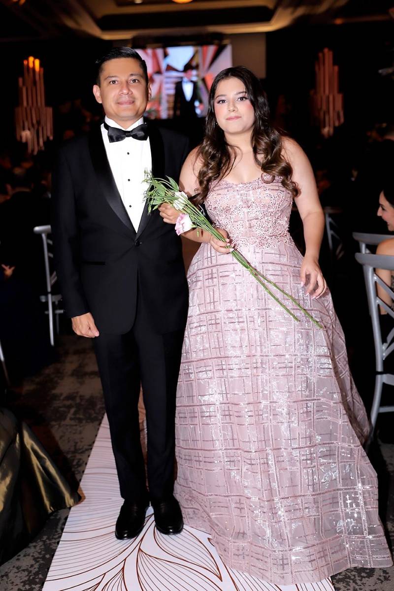 Carlos y Camila Corrales.