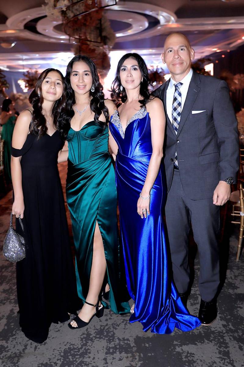 Invitados a la prom 2025 de DelCampo School