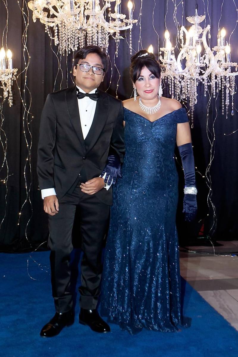 Fernando Andrés Mejía y su madre Waleska Morgan.