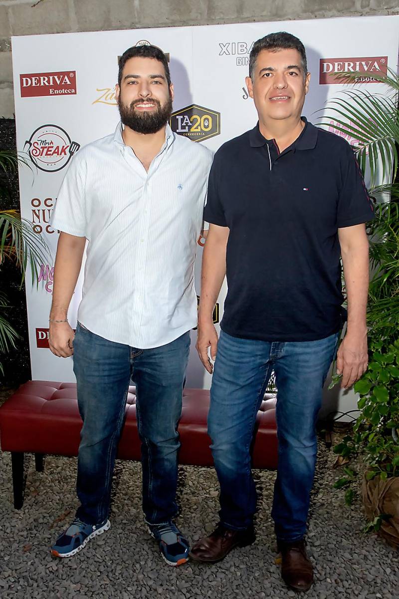 Juan Jr., y Juan Santos.