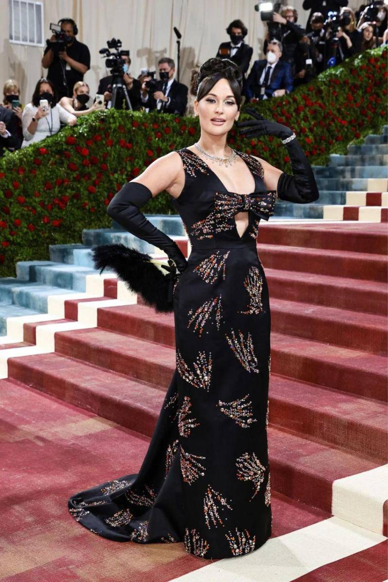 Kacey Musgraves en Prada 