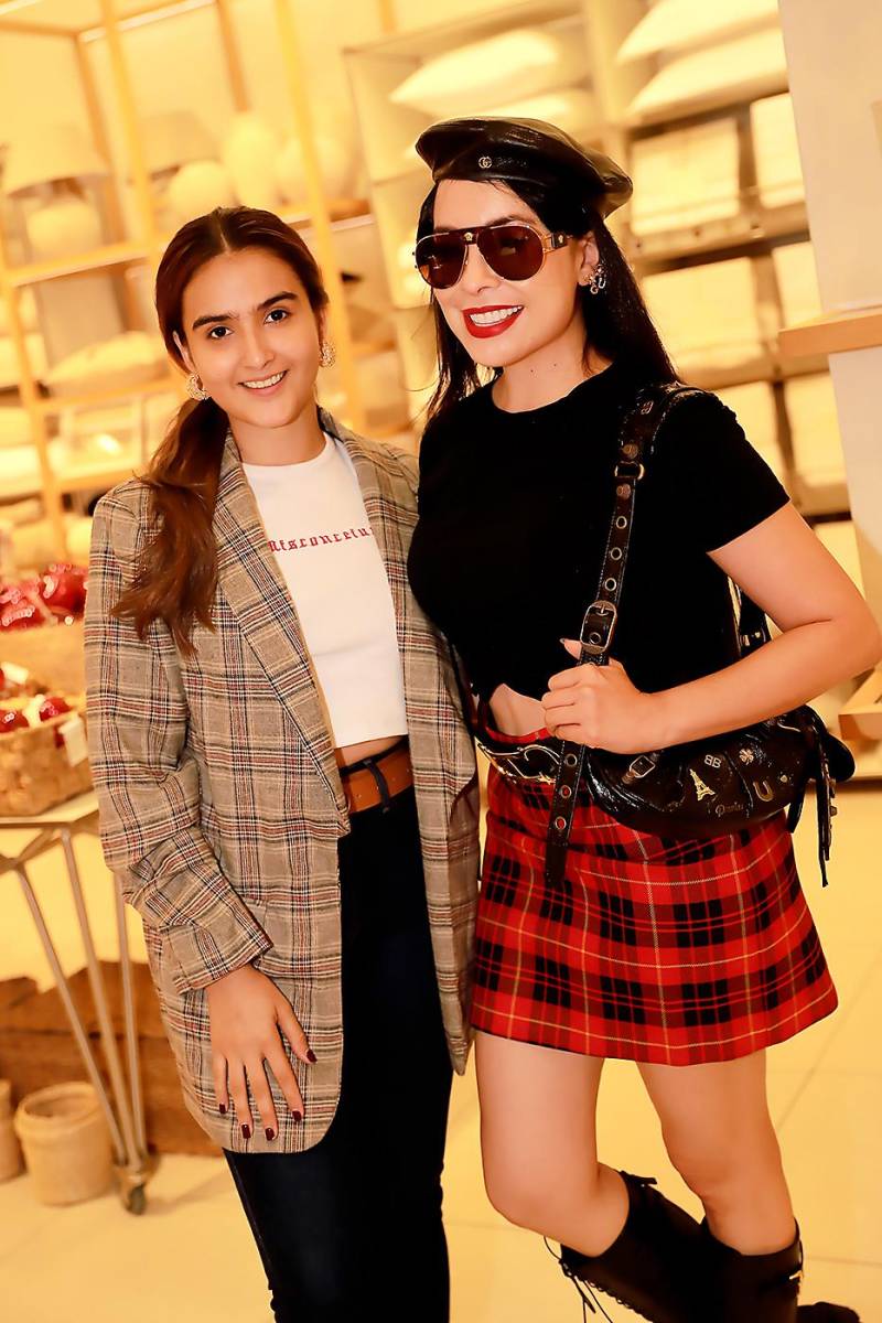 Gabriela Galeas y Ana Aguilera. 