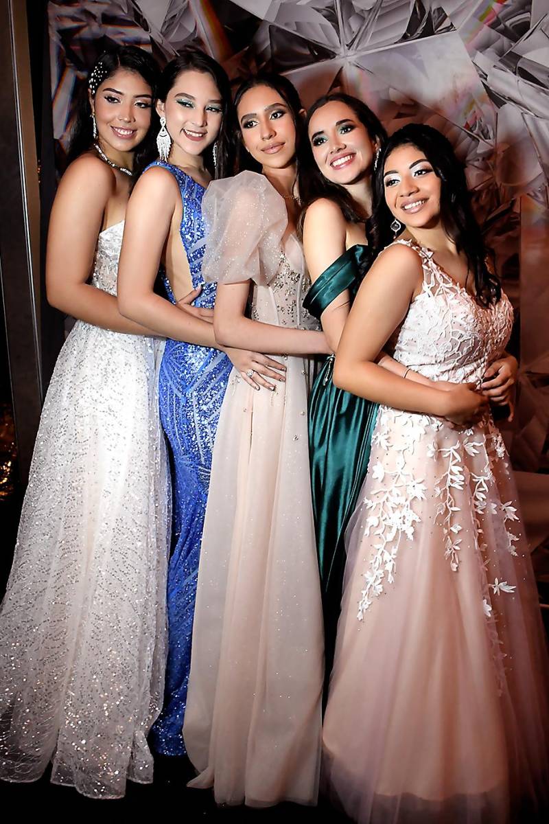 Anacamila Palma, Ritza Padilla, Amy Varela, Leticia Muñoz y Marissa Alvarado