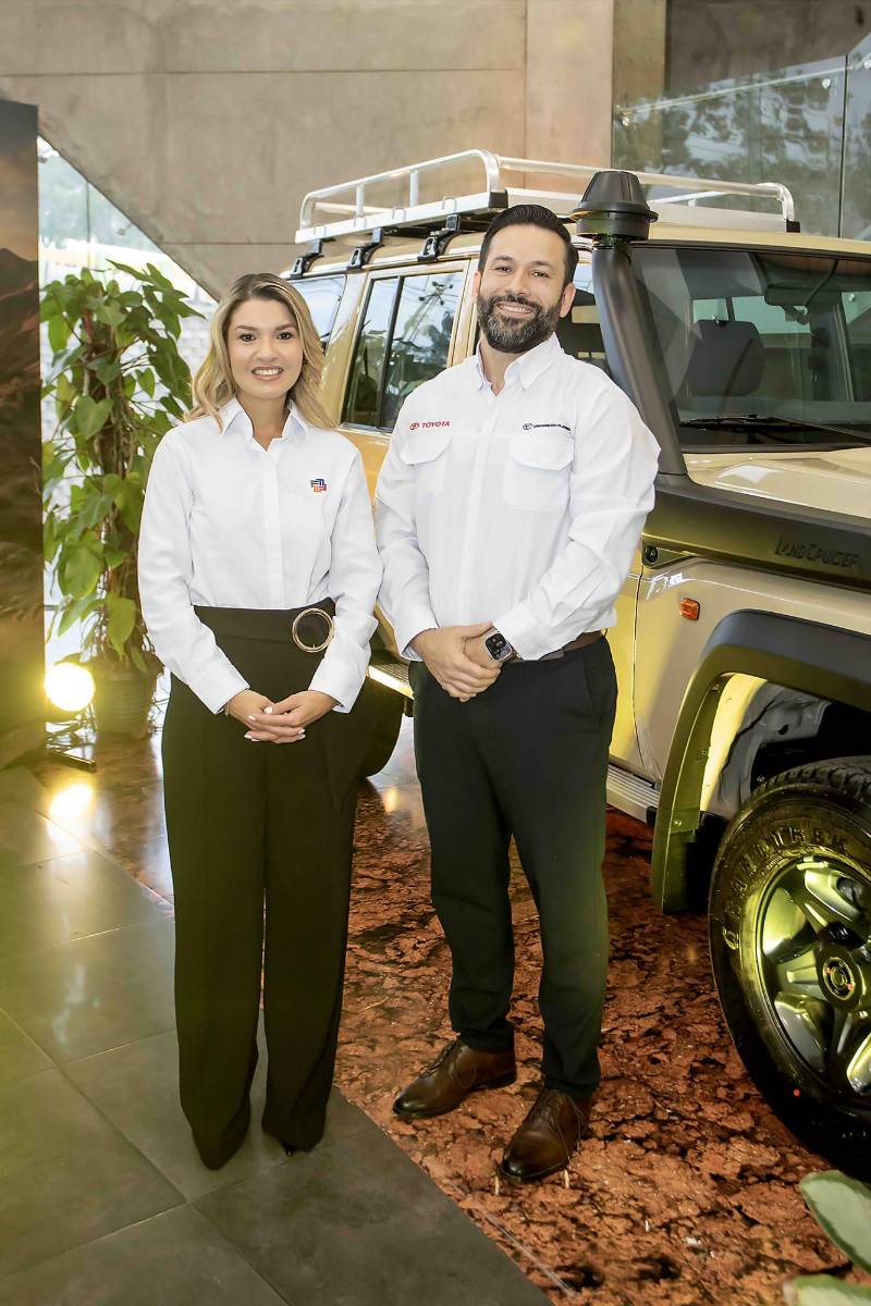 Andrea Sarmiento, gerente de ventas y Antonio Palacios, director comercial de Grupo Flores. 