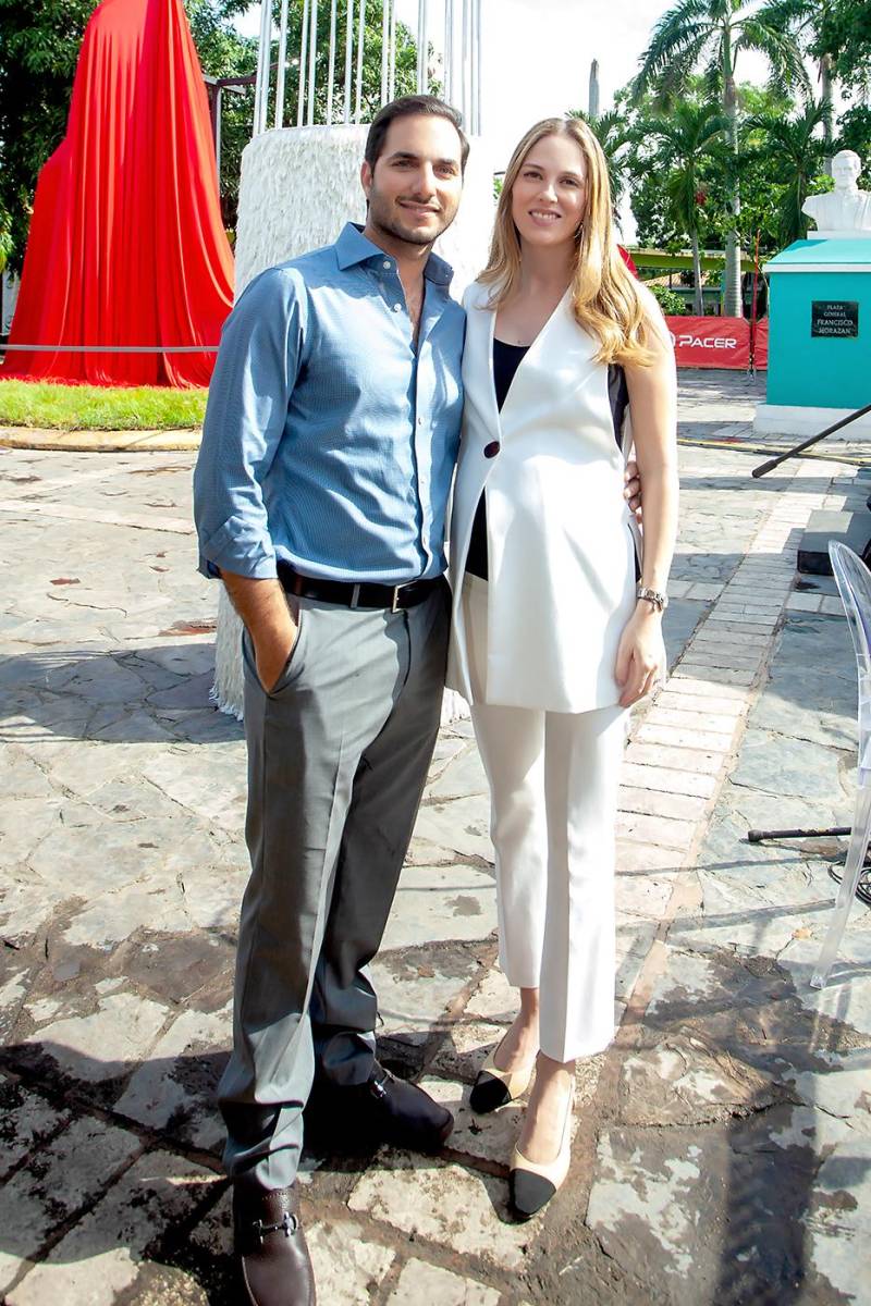 Mario Alberto Canahuati y su esposa Leila Kafati
