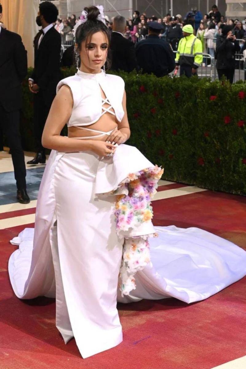 Camila Cabello en Atelier Prabal Gurung 