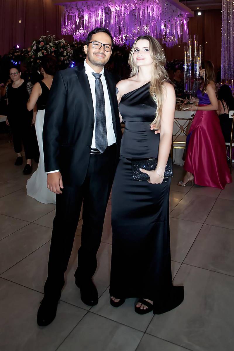 Gerardo Flores y Andrea Abastida.
