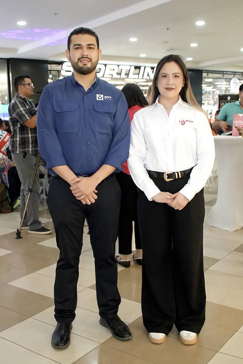 Felipe Peña de Lady Lee y Karla Rodríguez, de Lili Pink.