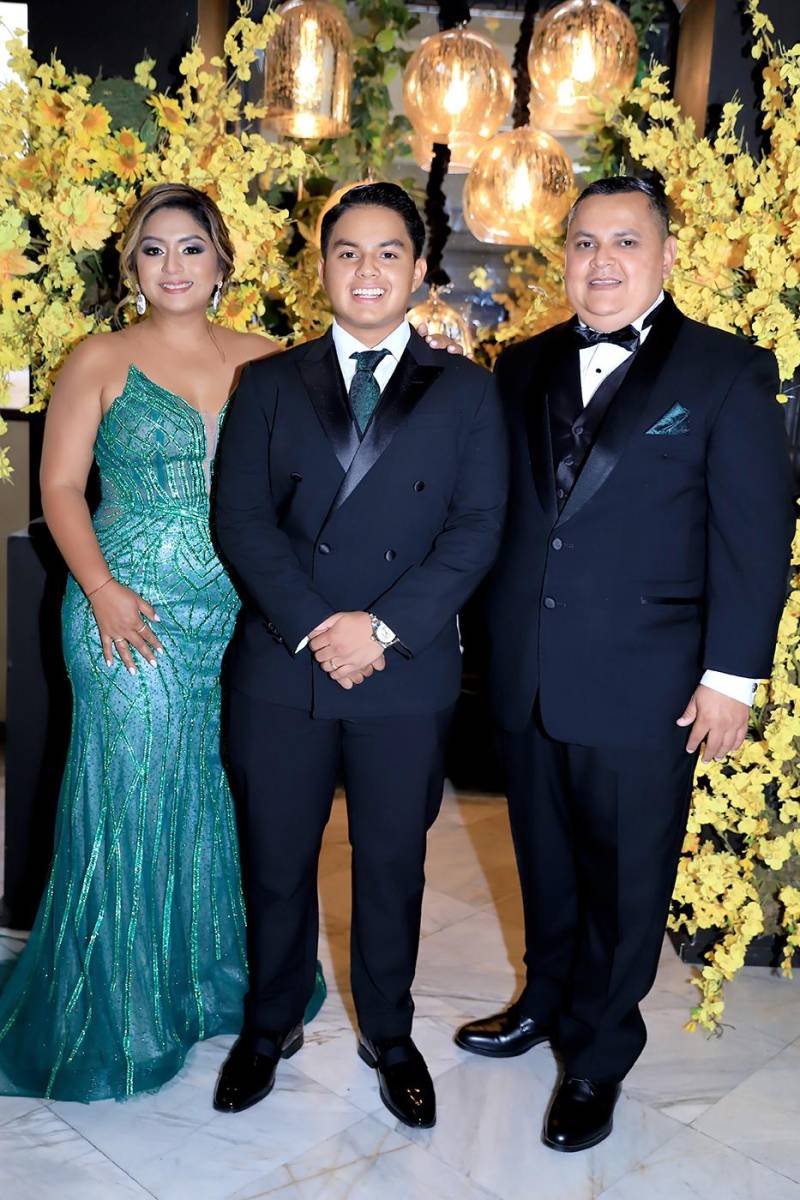 Invitados de la prom 2025 de La Estancia School