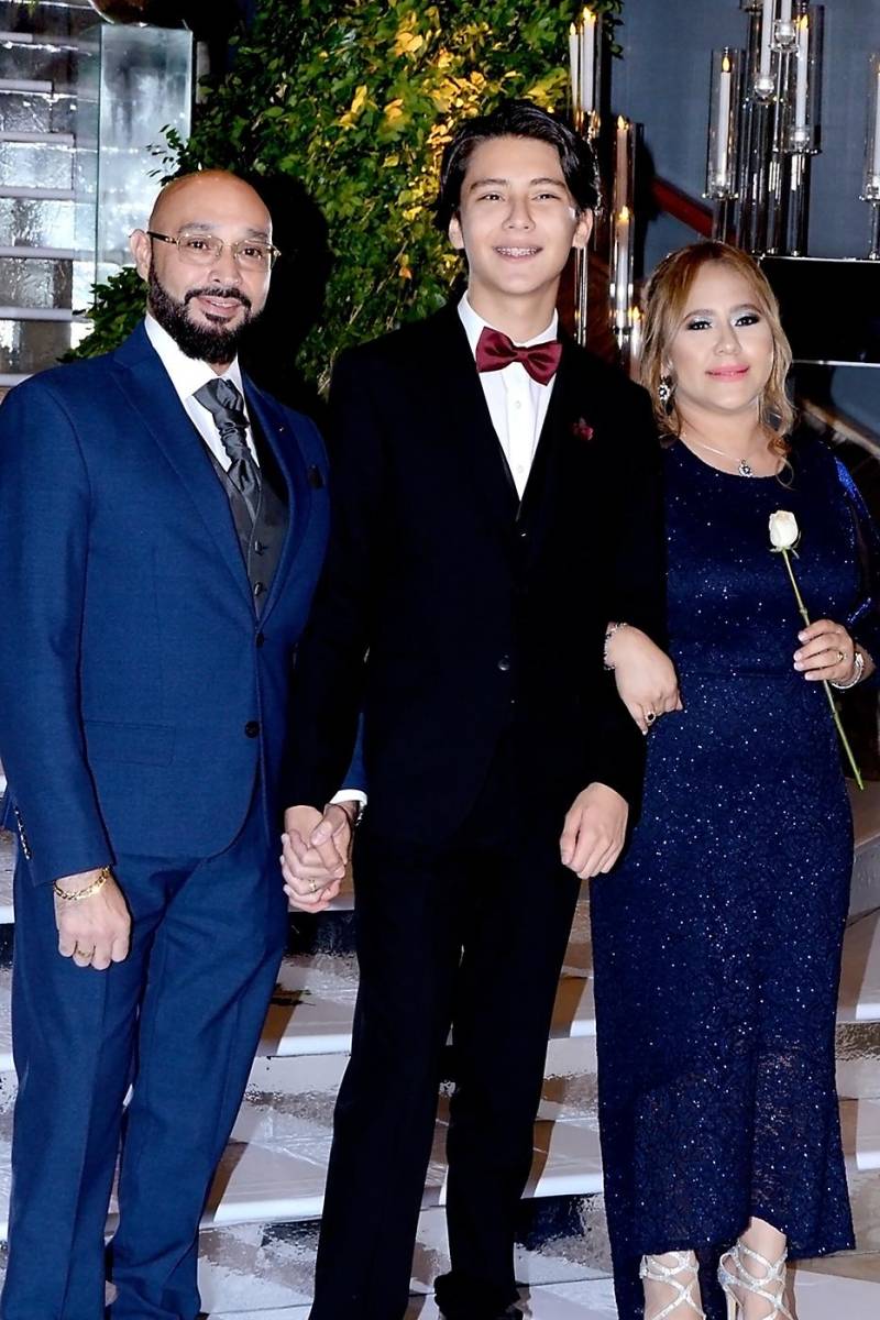 Eduardo y José David Romero con Margarita Valenzuela 