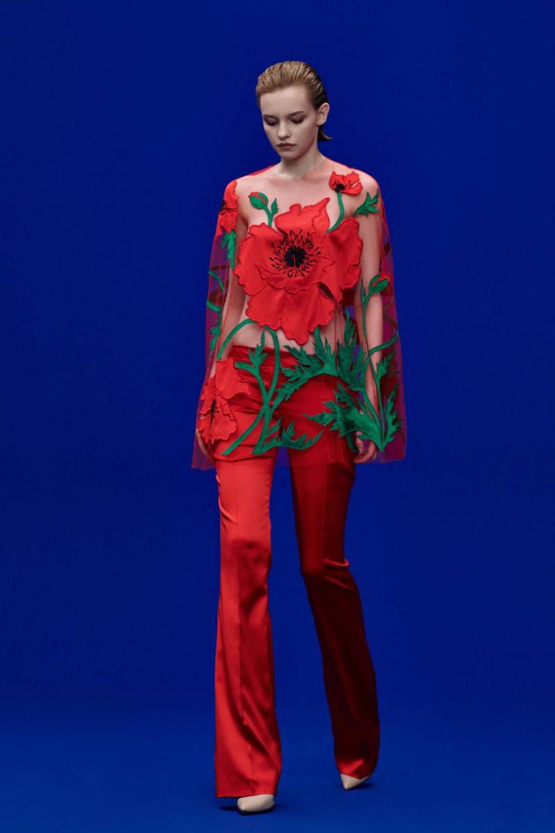 La amapola fue elegida como flor festiva para su colección