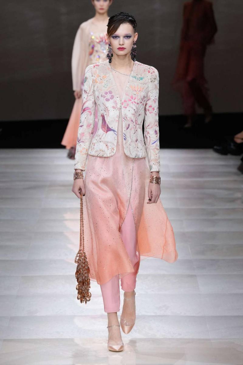 Armani presenta colección Alta Costura Primavera Verano 2024