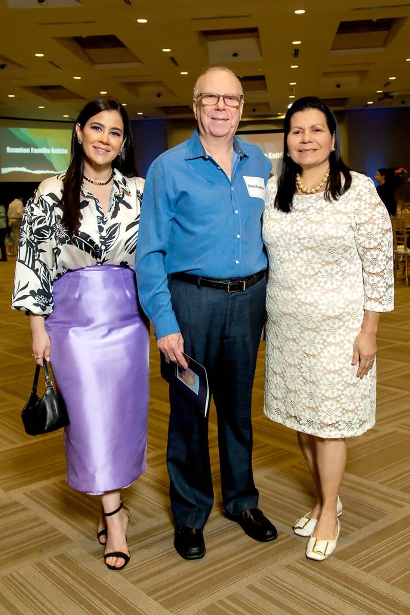 Any, Eddie y Elizabeth Samara.