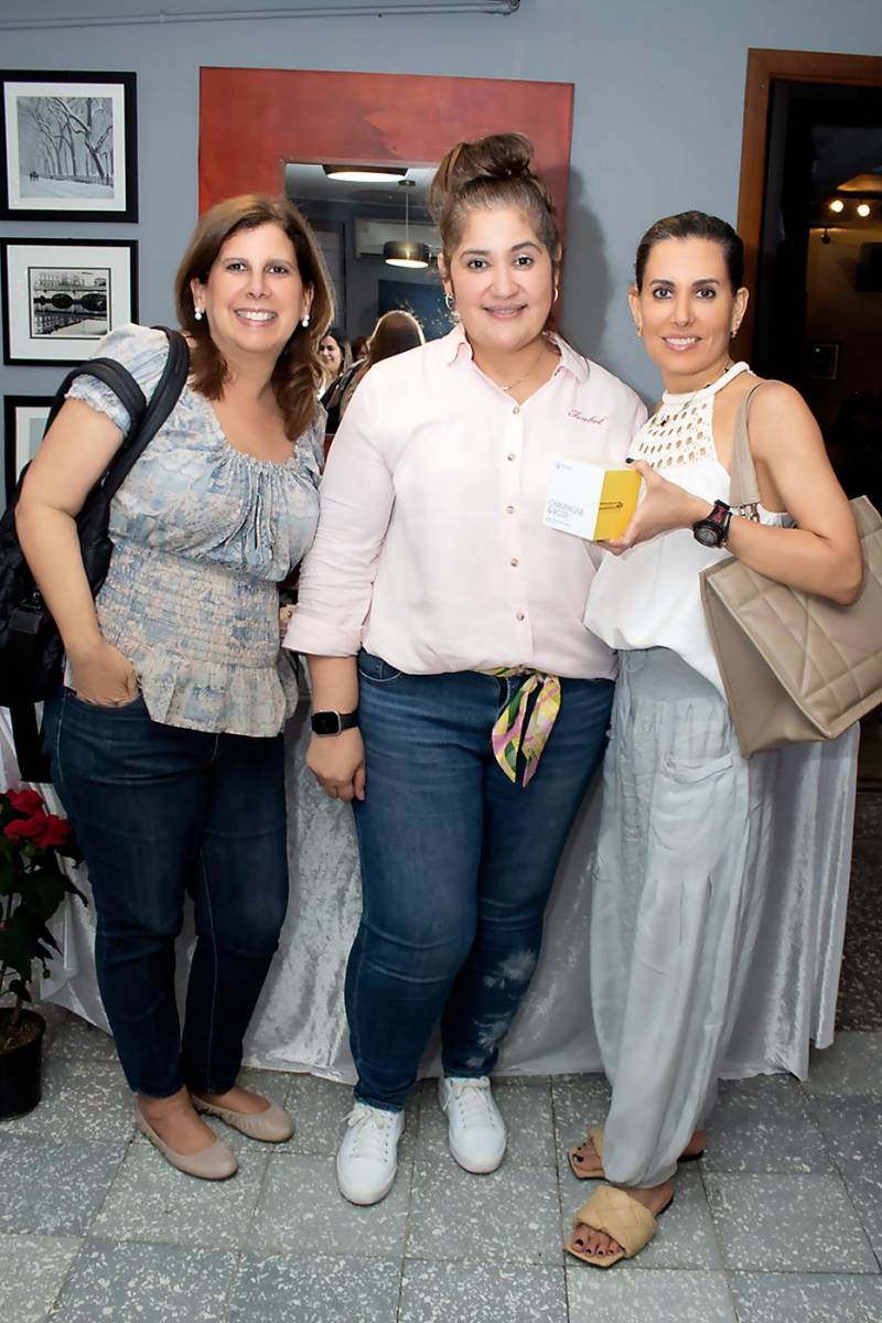 María Alexandra Vogelsang, Isabel Sabillón y Erica Andonie
