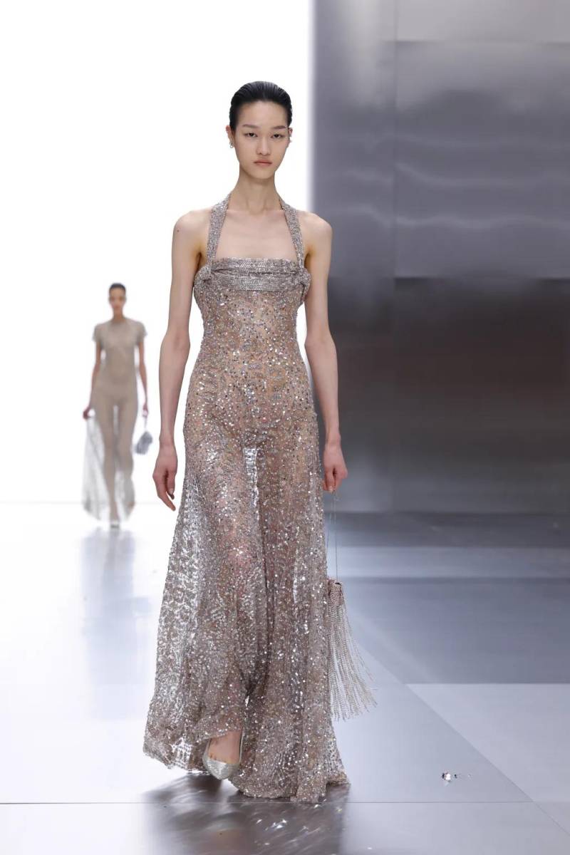 Transparencias y muchos brillos.