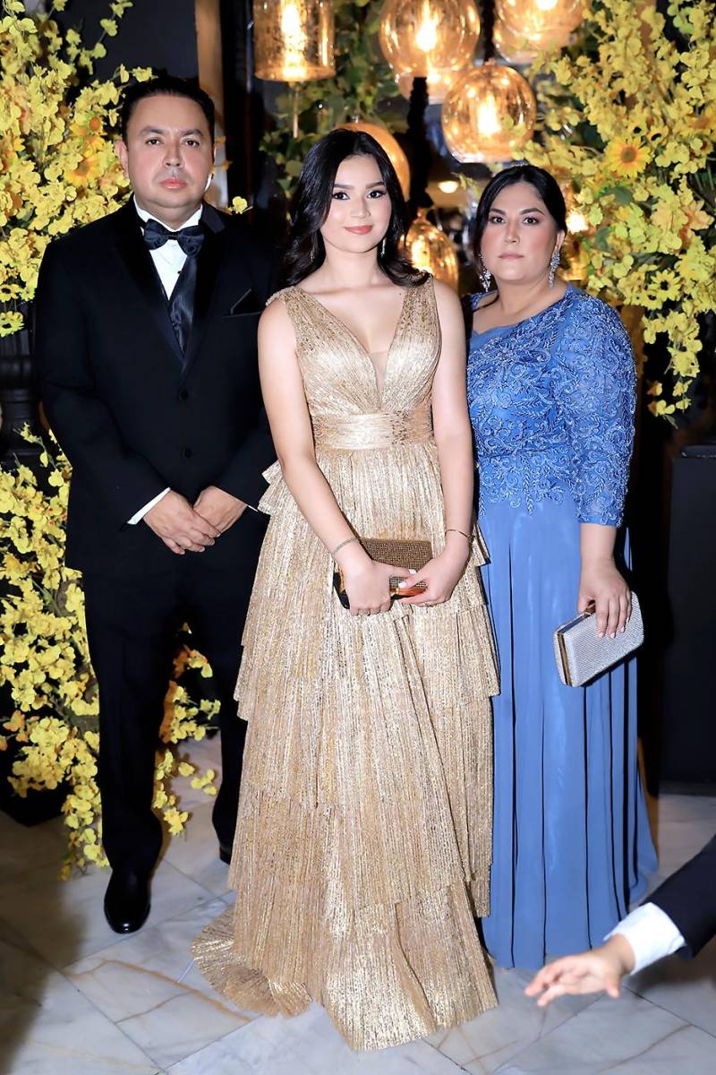 Invitados a la prom 2025 de DelCampo School