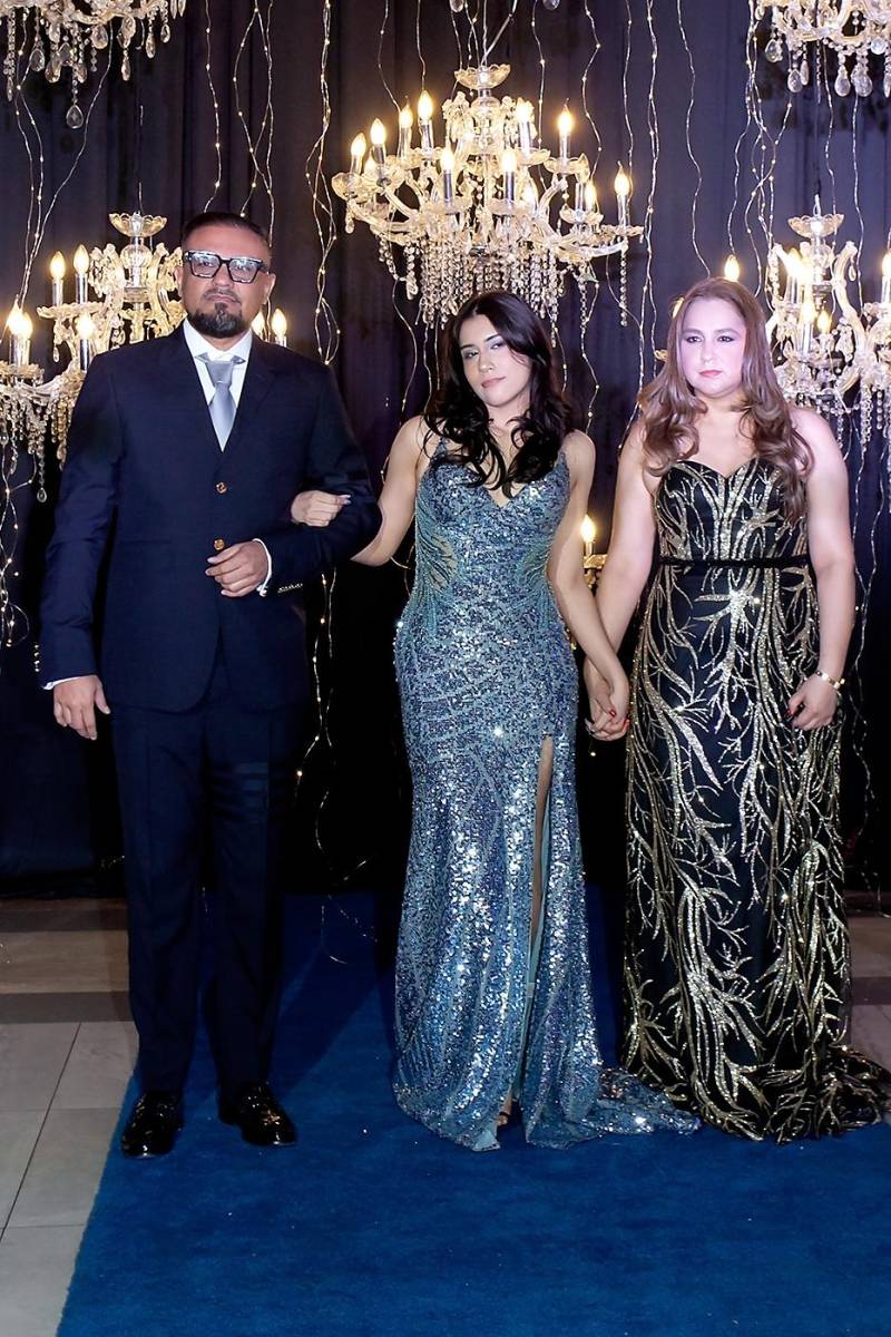 Oscar Triminio, Katya Sofía y Siomara Guerrero.