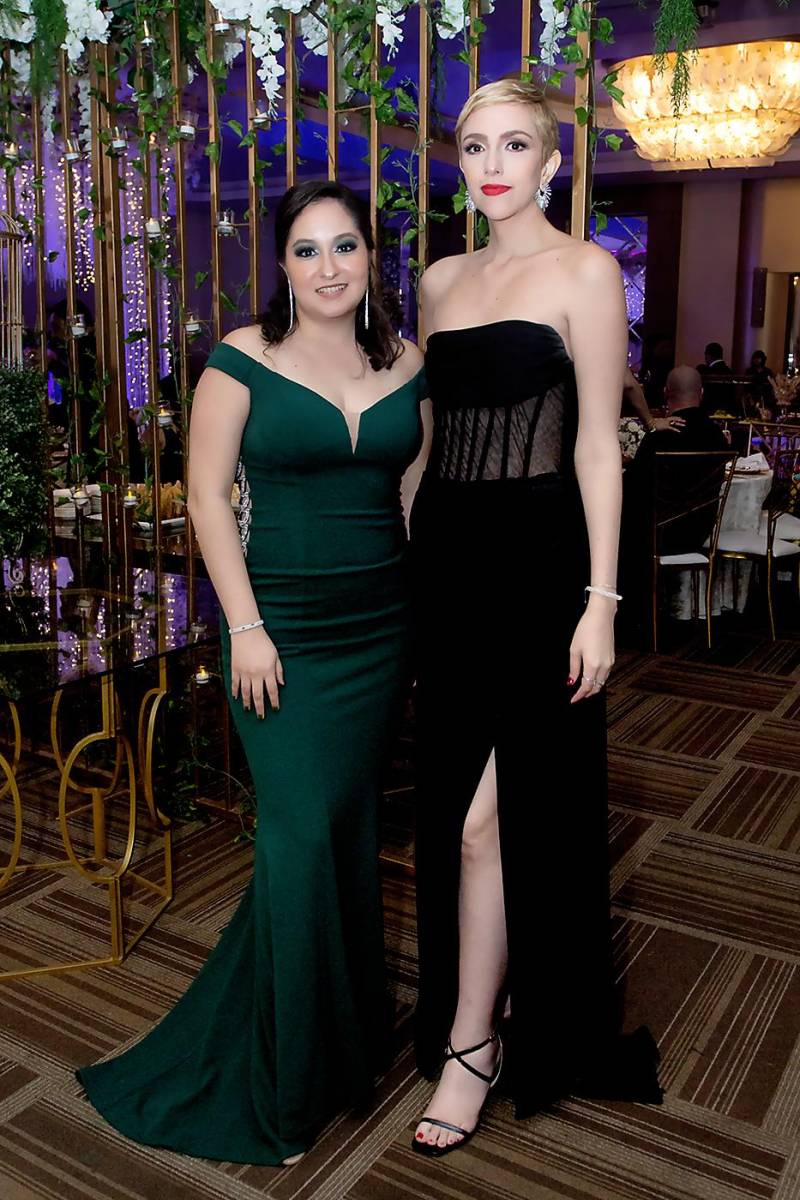 Tania y Paola Canales. 
