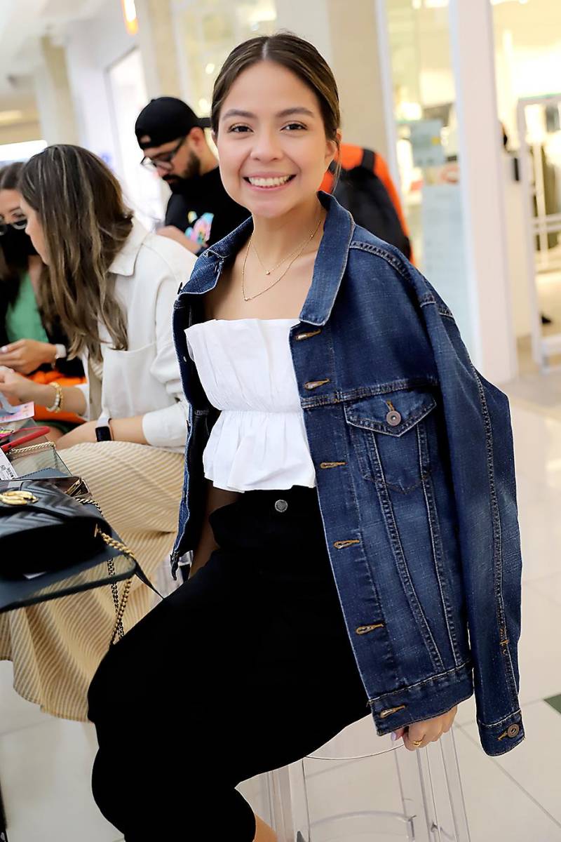 Mariana León