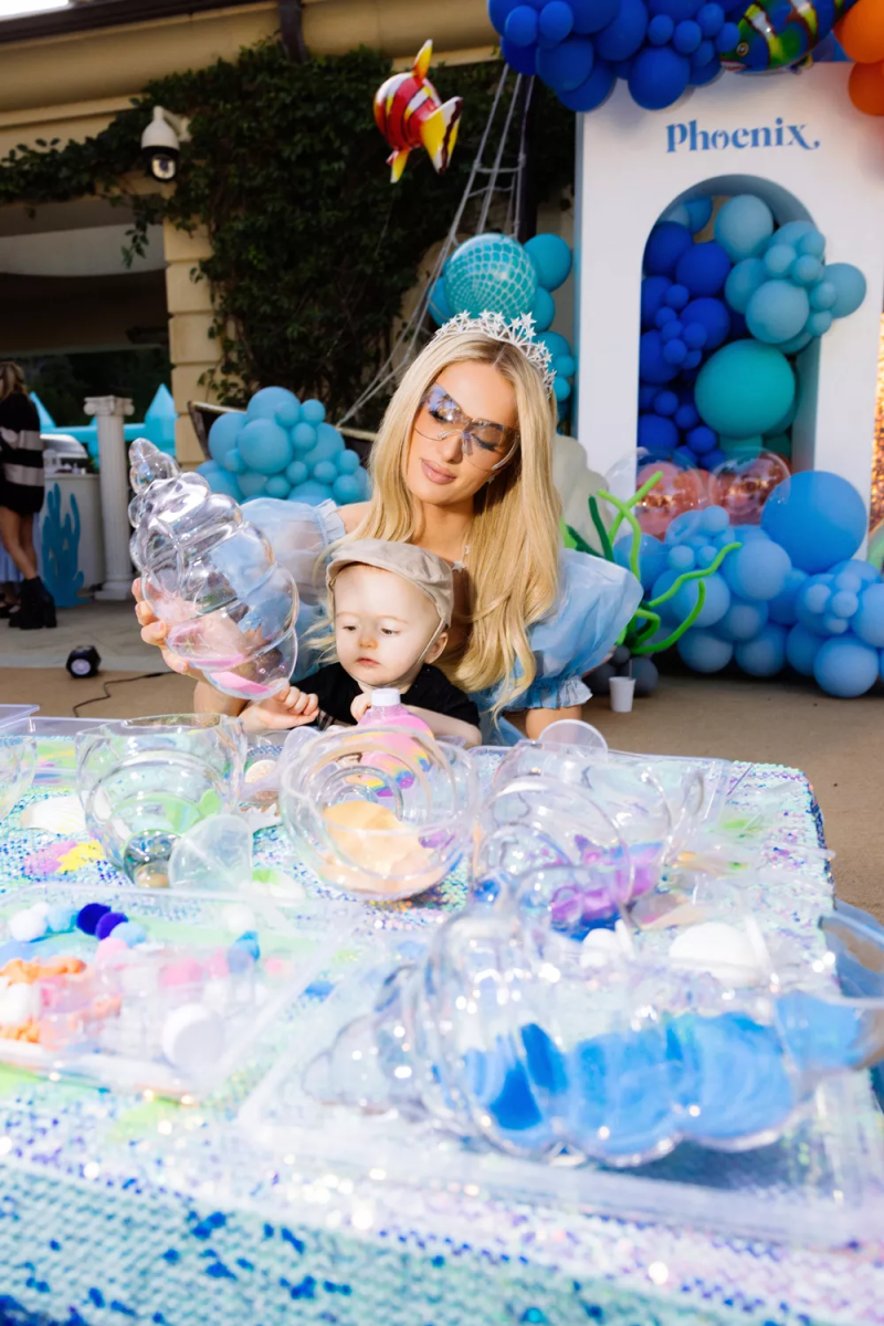 La fiesta de cumpleaños de Phoenix, el hijo de Paris Hilton