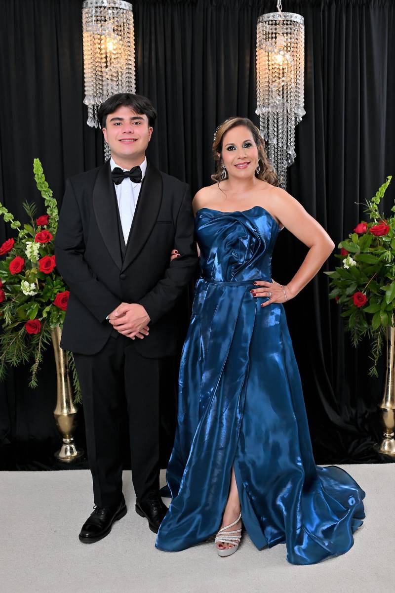 Esteban José Espinal y su madre Gioconda Soledad Rodríguez 