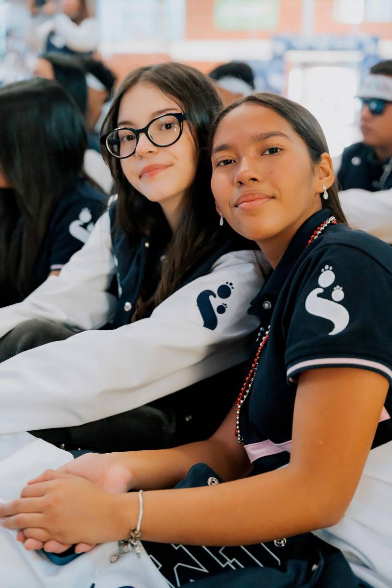 Senior entrance de la clase 2026 del Instituto María Auxiliadora