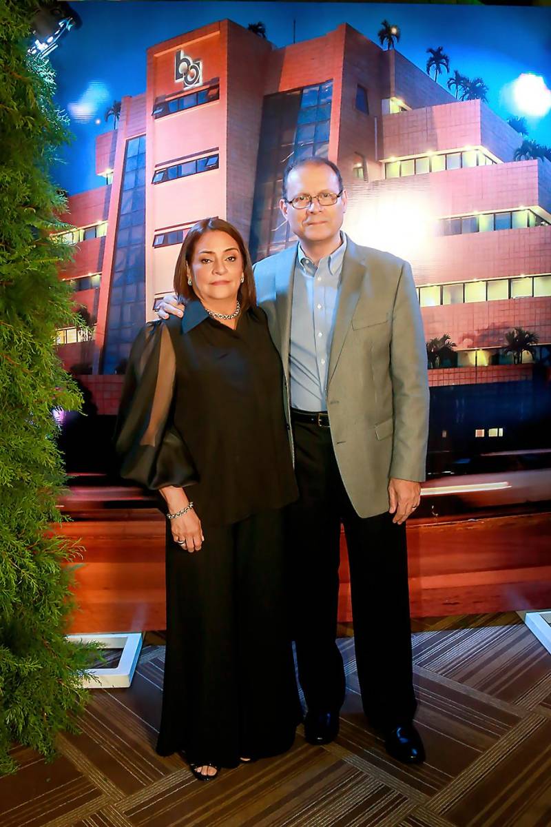 Verónica y Ernesto Lardizabal.