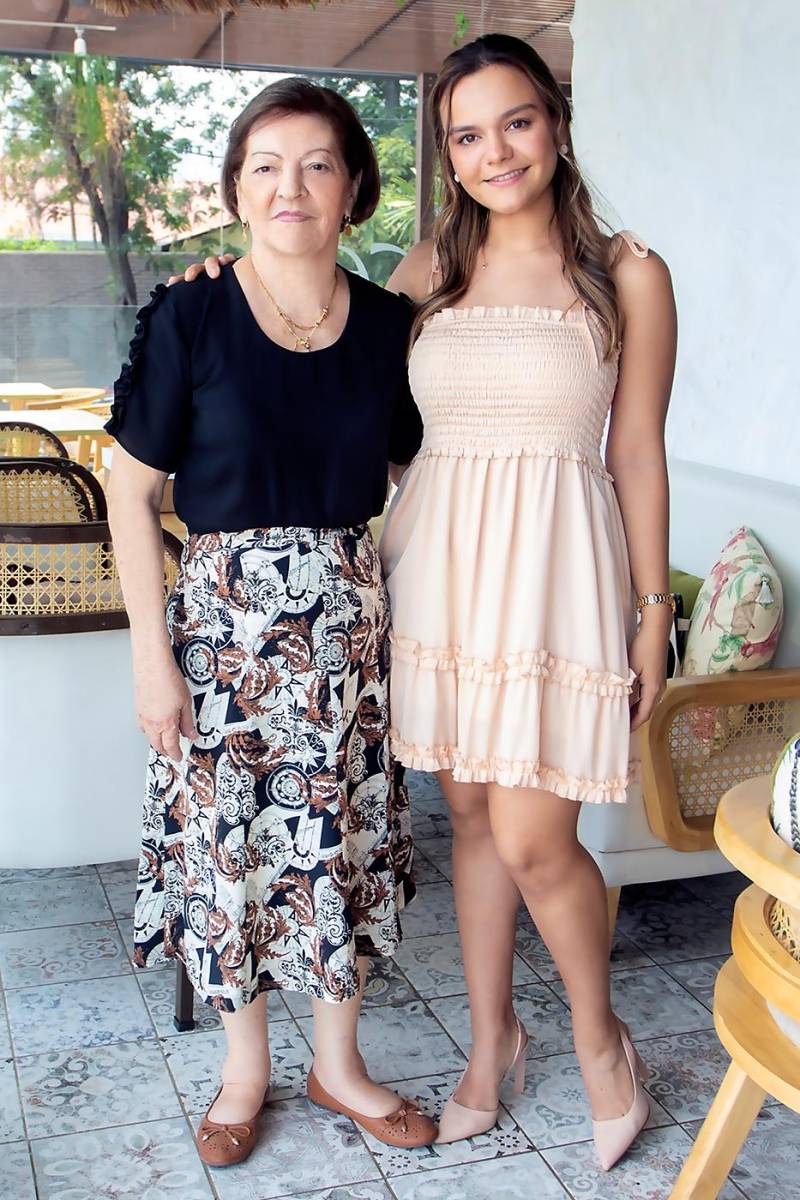 Estela Castellanos y Fany Salame.