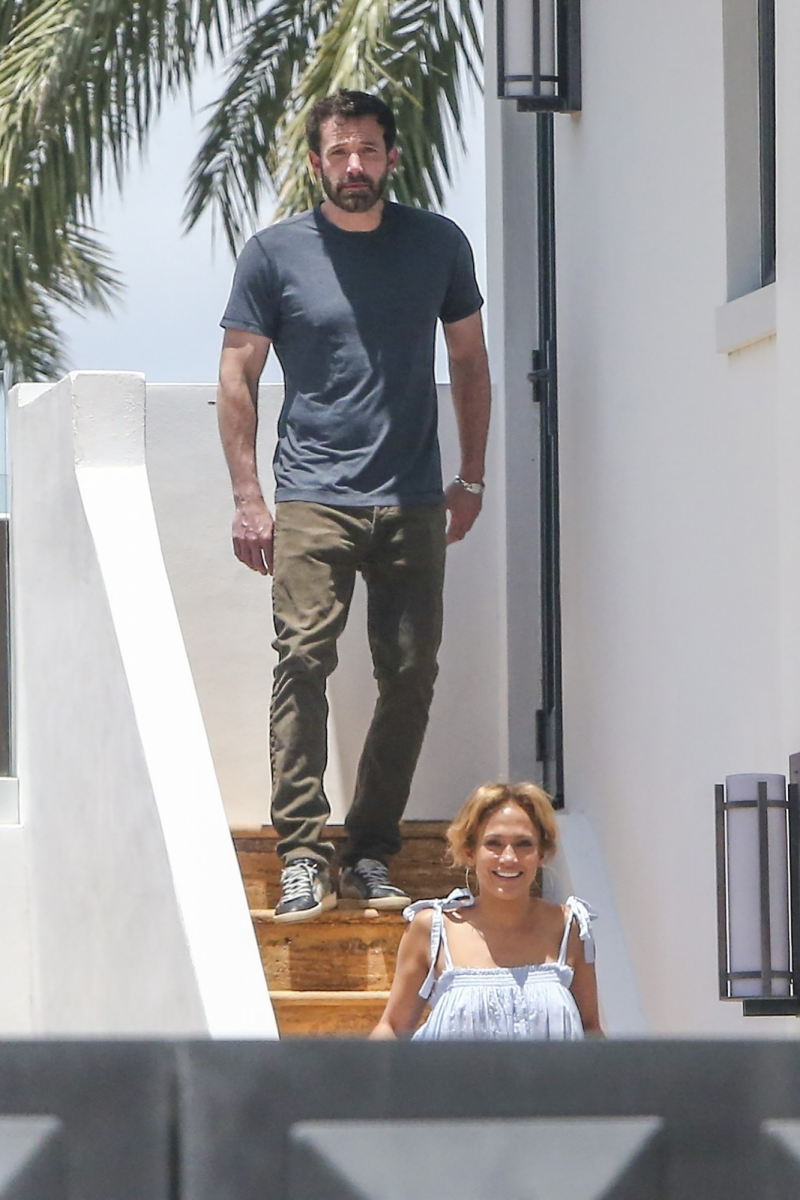 Mayo 2021Según TMZ, Ben fue el primero en dar el siguiente paso para acercarse a López, visitándola en su mansión de Miami. ¡Vaya, vaya! Retomaron todo desde donde lo habían dejado.