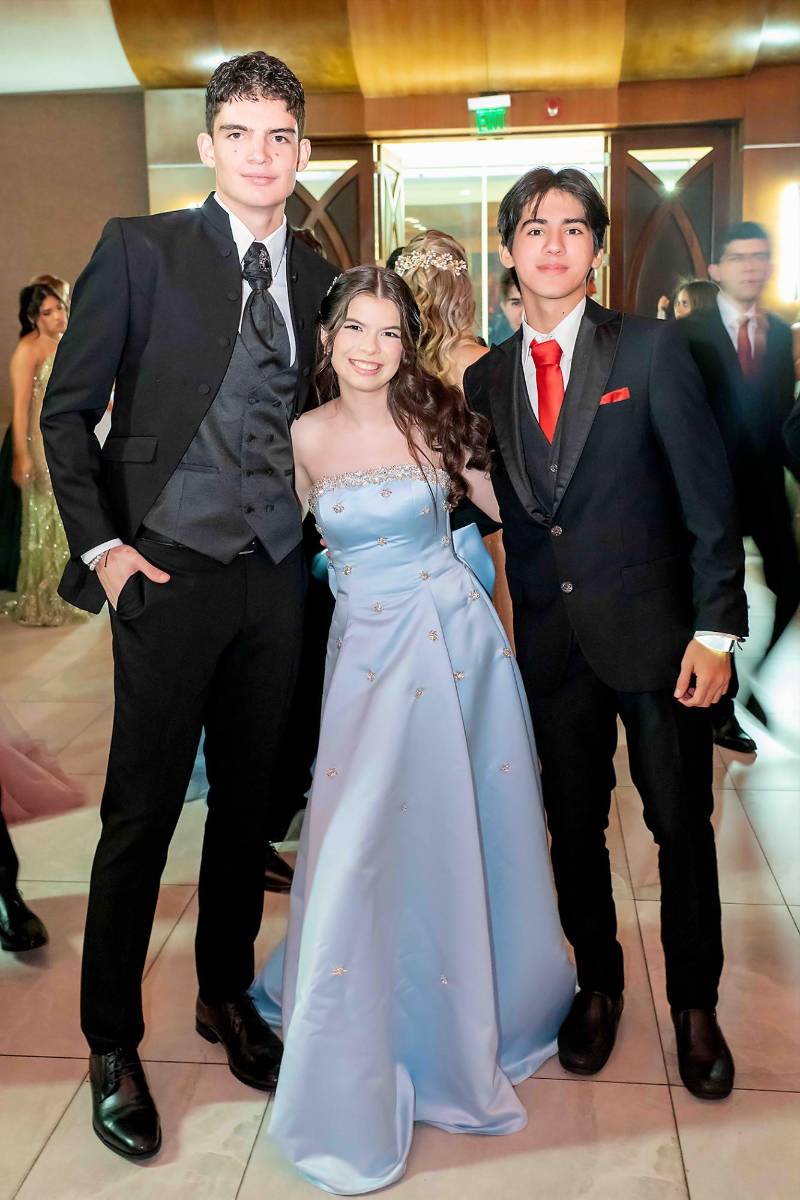 Adrián Acevedo, María Fernanda Trochez, Anthony Carvajal. 