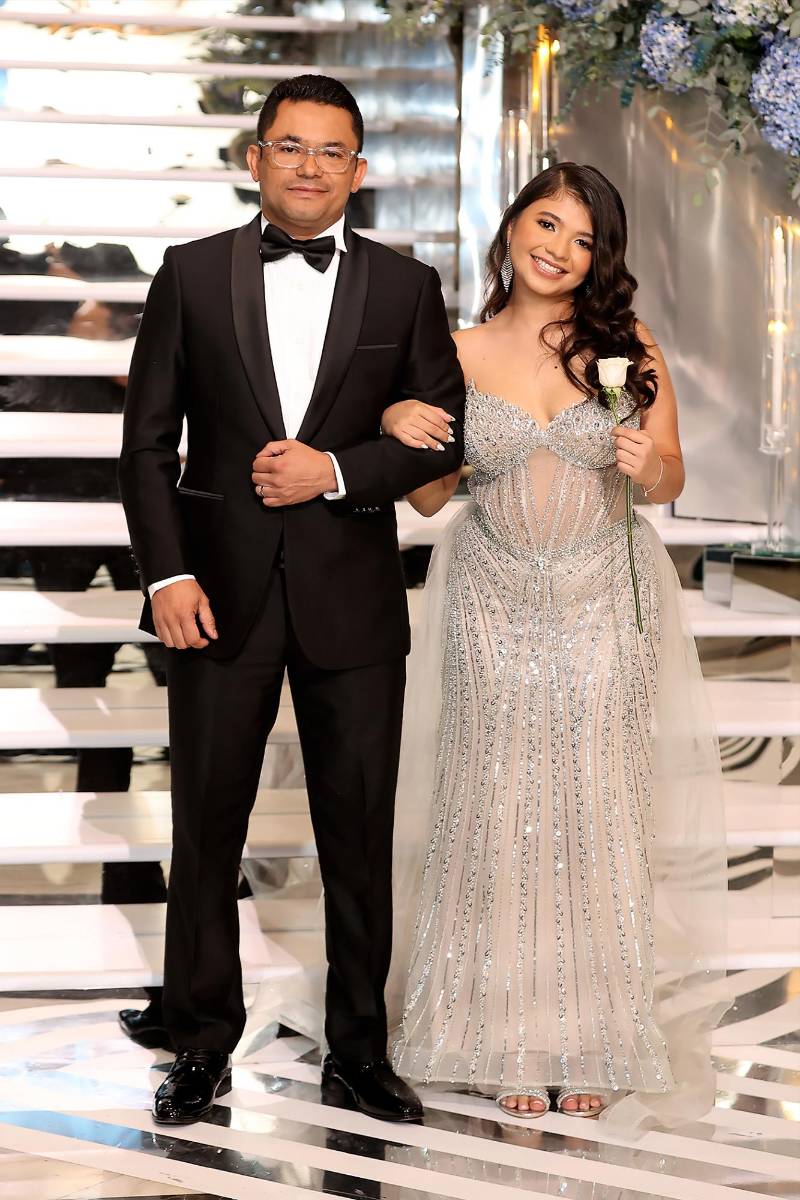 Valeria con su padre Merlin Anariba 