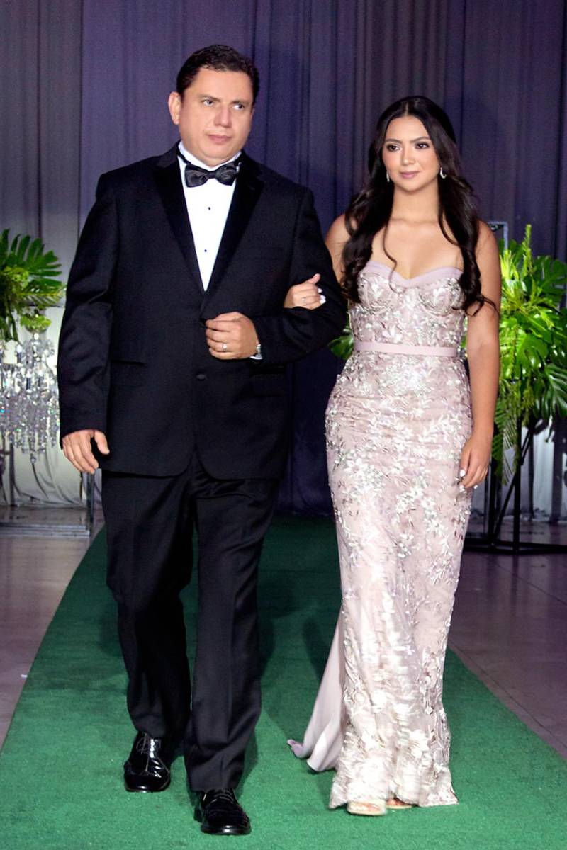 Carlos Carranza y su hija Mónica Carranza. 