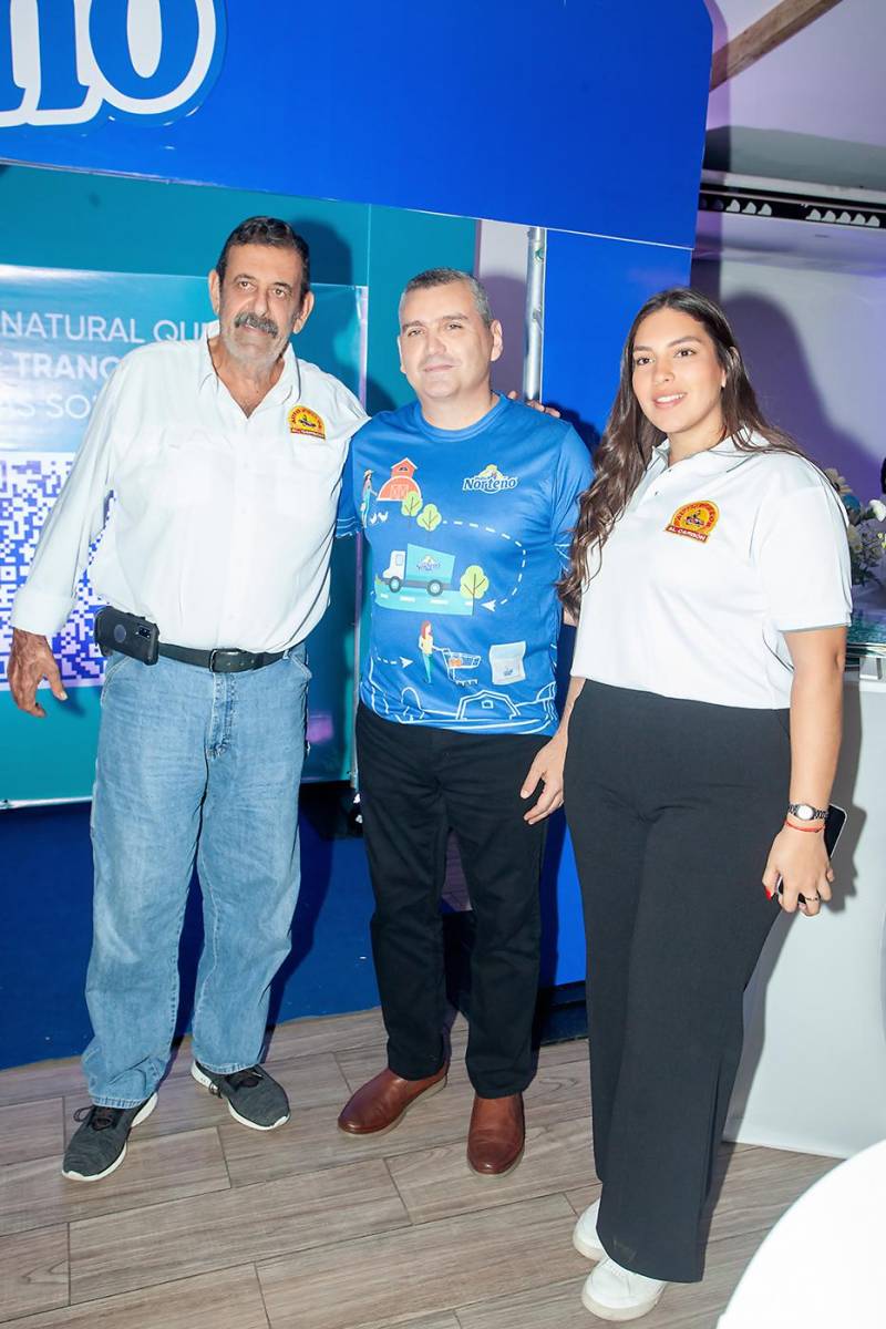 Henry Daccarett, Farid Kattum y Elena Daccarett.