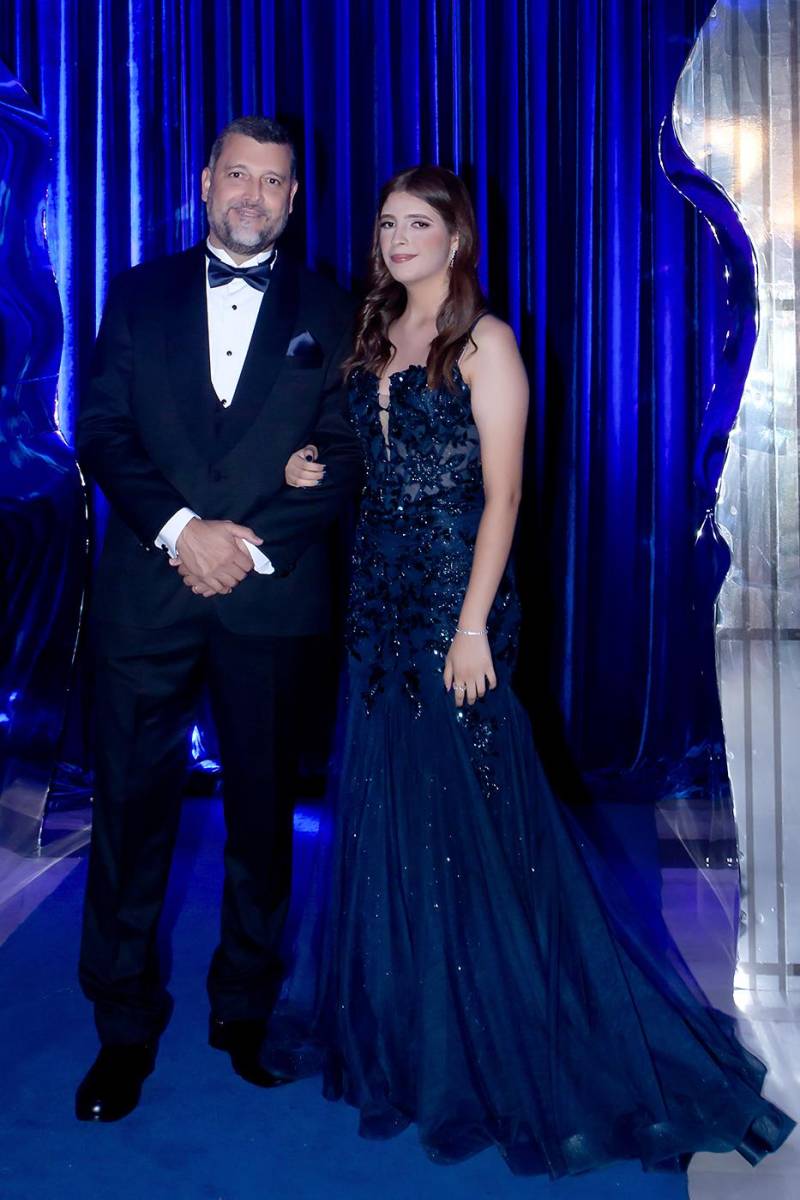Marcela Sofía Salgado Orellana con su padre Juan Carlos Salgado.