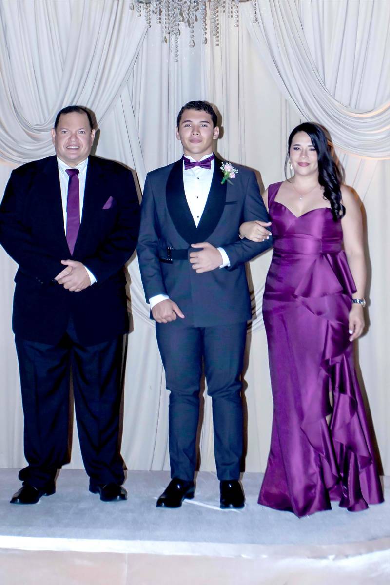 Desfile padres e hijos de la prom 2026 de Happy Days &amp; Freedom Institute