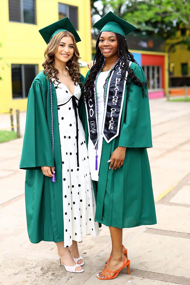 Viviana Chirinos y Darina Green 
