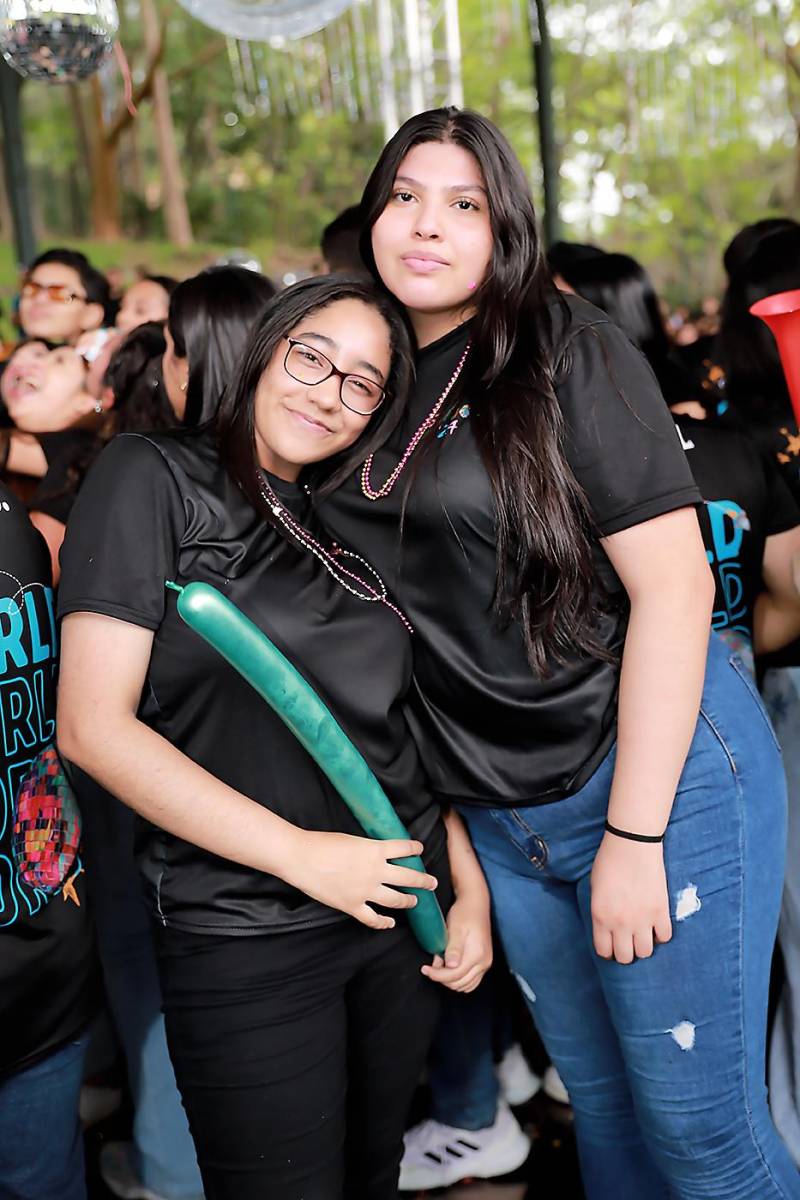 Daniela Zelaya y Samia Morales.