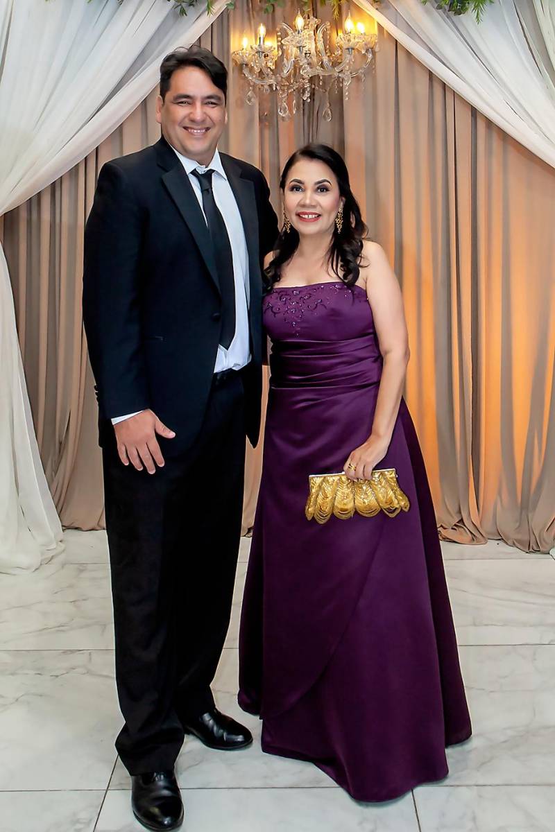Julio Hernández y Liliana Barahona Hernández.