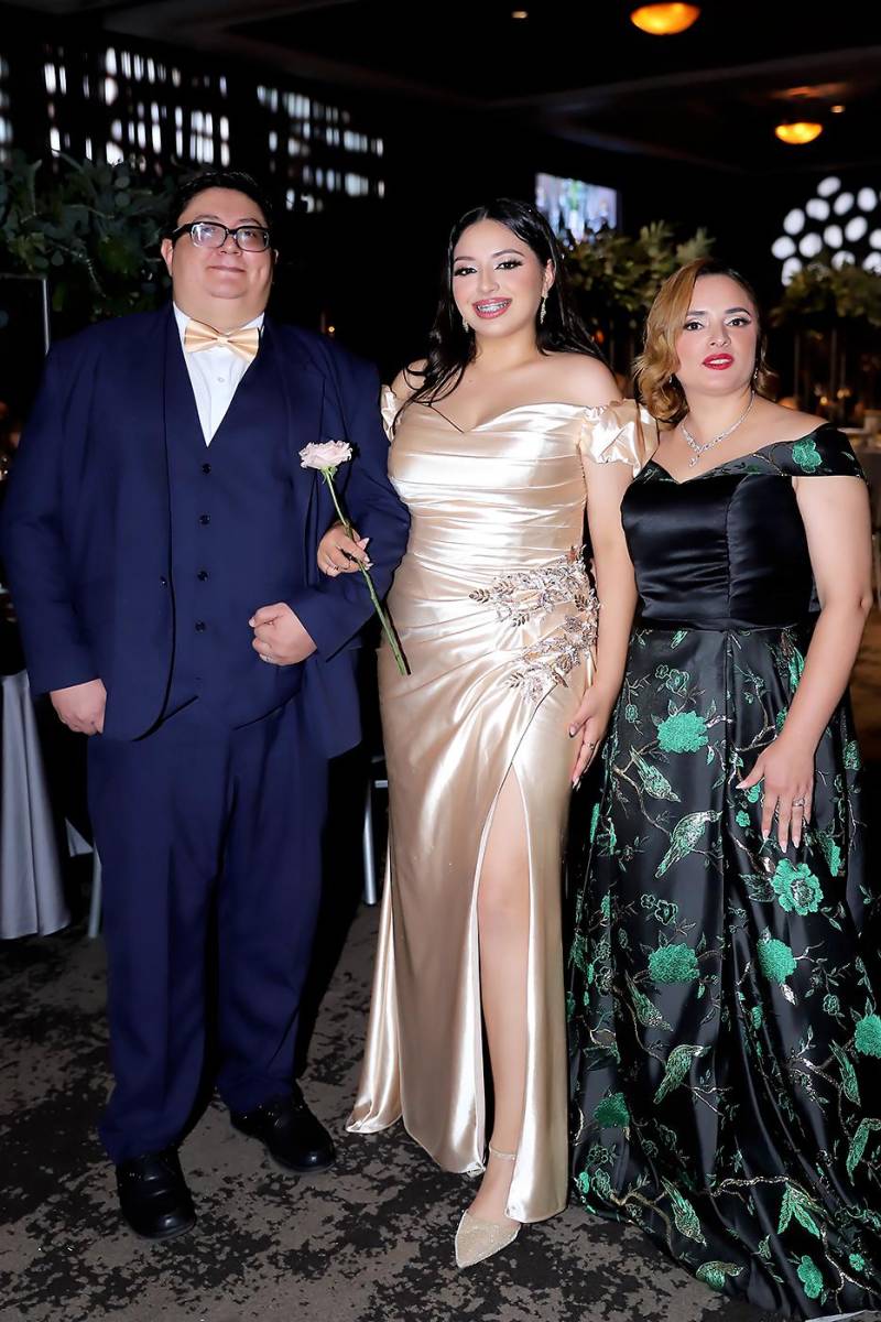 William, Julieta Sánchez y Ambar Carrasco.