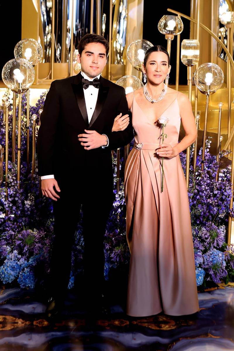 Desfile de padres e hijos en la Prom 2026 de la Escuela Americana de Tegucigalpa