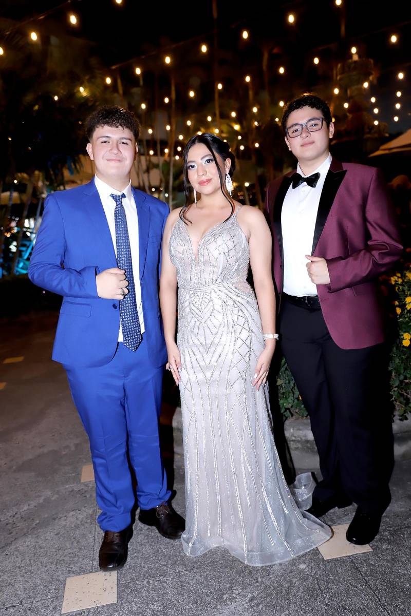 Fiesta de la prom 2025 del Instituto San José del Carmen