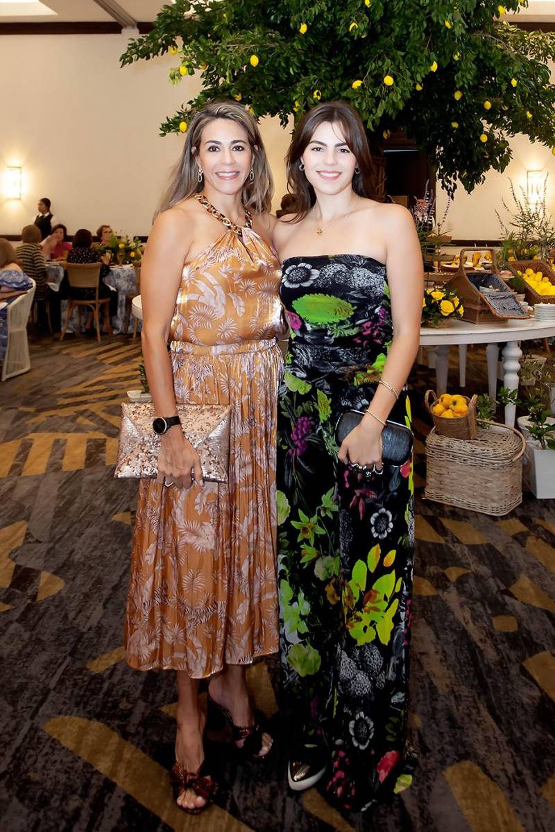 Elena y Ashley Szydel.