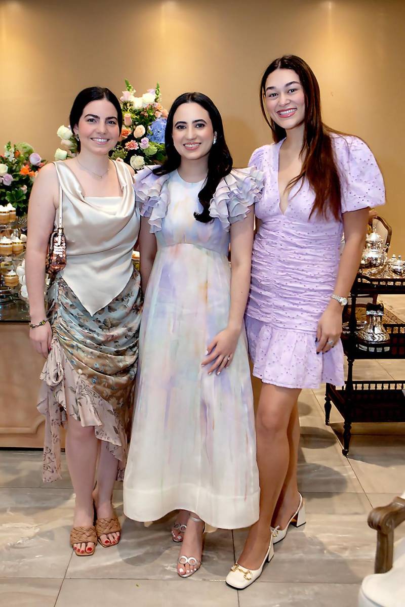 Victoria Yibrin, Camille Hawit y Elena Rivera