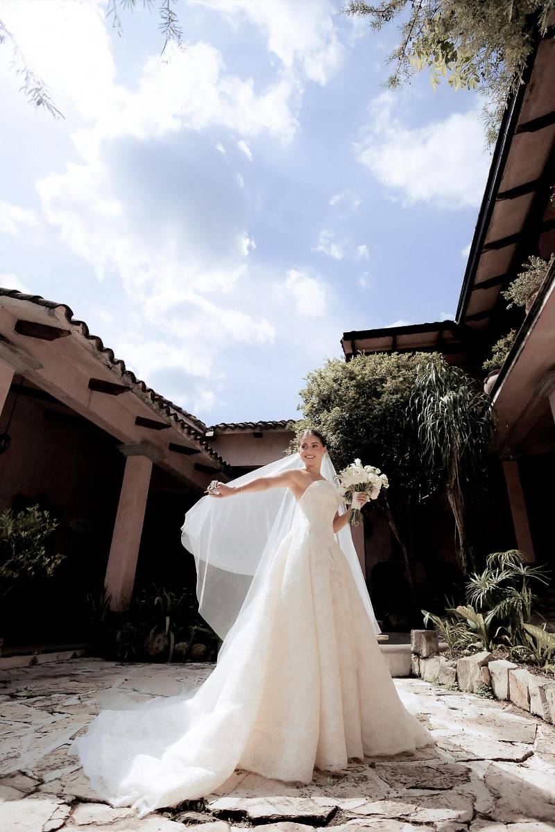 Asi se vivió la boda eclesiástica de Johannes Múller y Ruth Panayotti