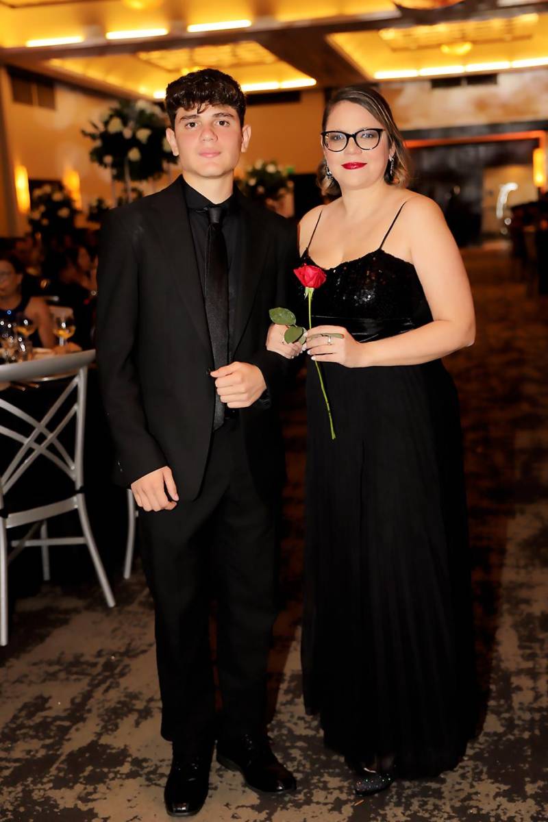Víctor Quiñonez y Melissa Bulnes.