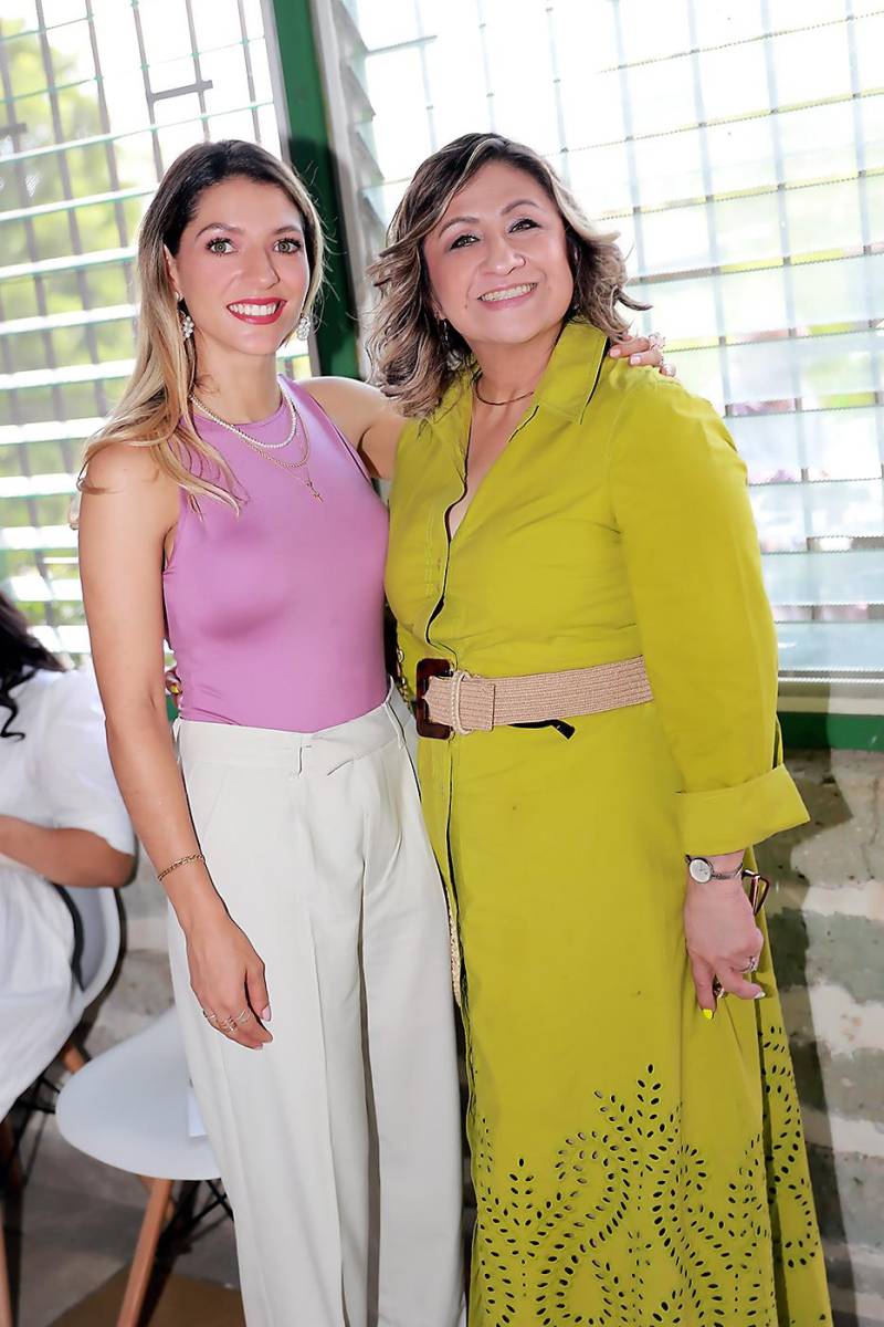 Sofía Clare y Linda Bonilla.